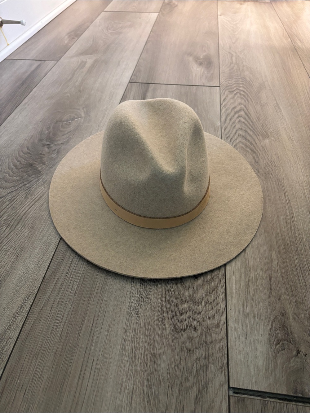 Wyeth Neutral Wide-Brim Felt Hat with Leather Band